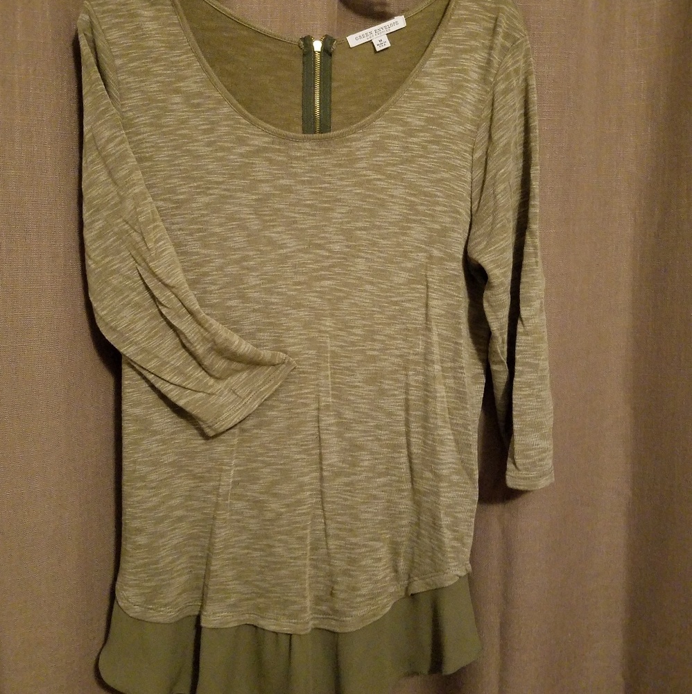 NWOT-Olive green top